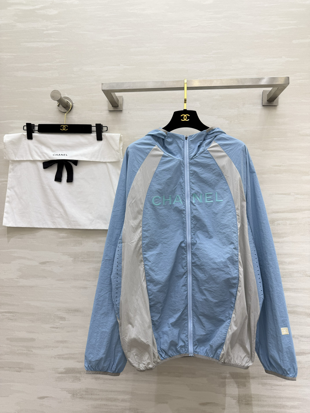 夏季刚需王牌防晒外套来啦❗Chane♡²⁶新款拼色轻薄防晒衣温柔色系，白月光&海盐蓝低调高奢质感，上身显