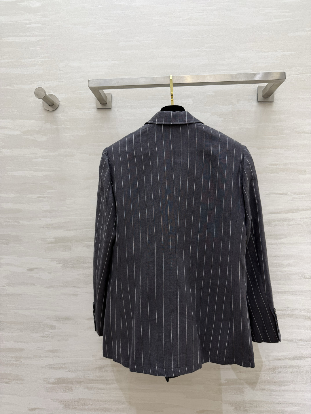 #Ralph Laure♡²⁶紫标系列 白调条纹亚麻西装 清爽利落的双排扣版型 细竖条纹视觉显瘦又拉长比