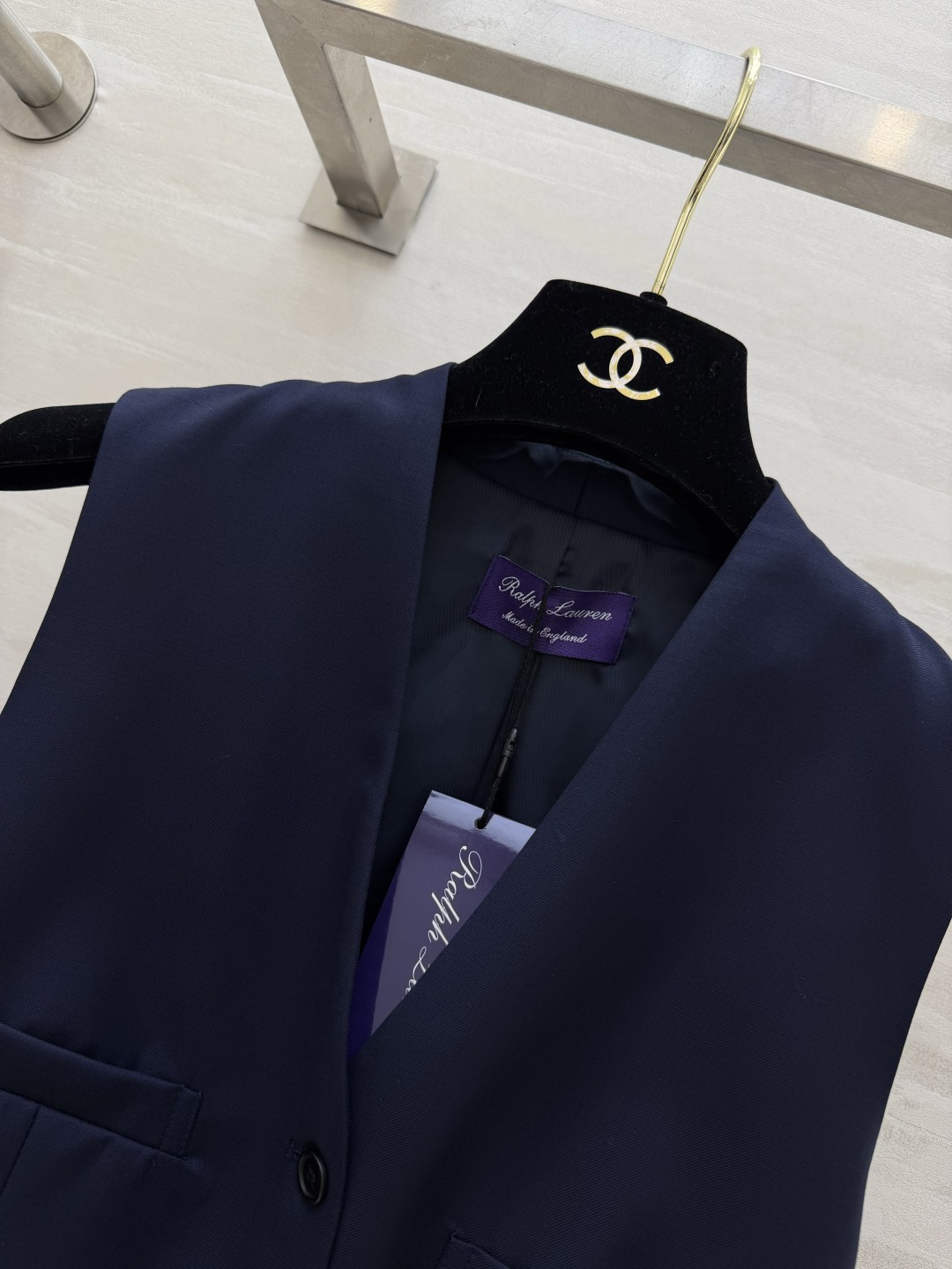 #RalphLaure♡²⁶紫标系列 丝毛马甲外套 深邃藏青色调 自带沉稳高级质感 利落V领拉长颈部线条