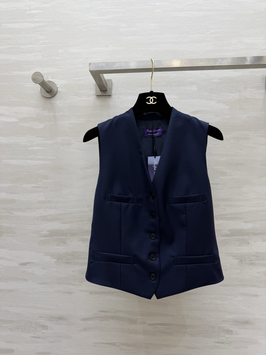 #RalphLaure♡²⁶紫标系列 丝毛马甲外套 深邃藏青色调 自带沉稳高级质感 利落V领拉长颈部线条