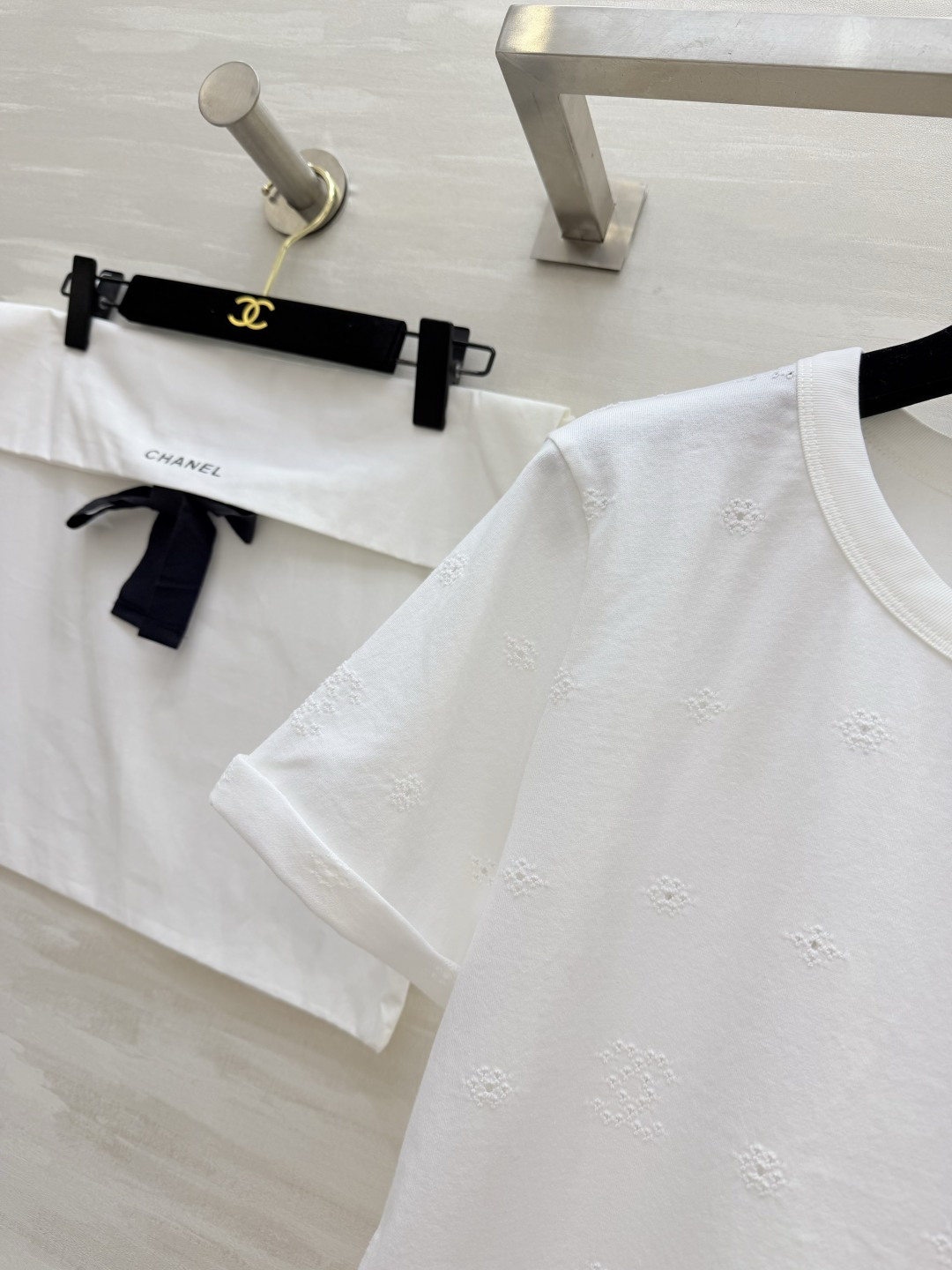 #Chane♡²⁶P 双C镂空圆领短袖 原版开发 高品质定制 现货首发size：36/38/40（）