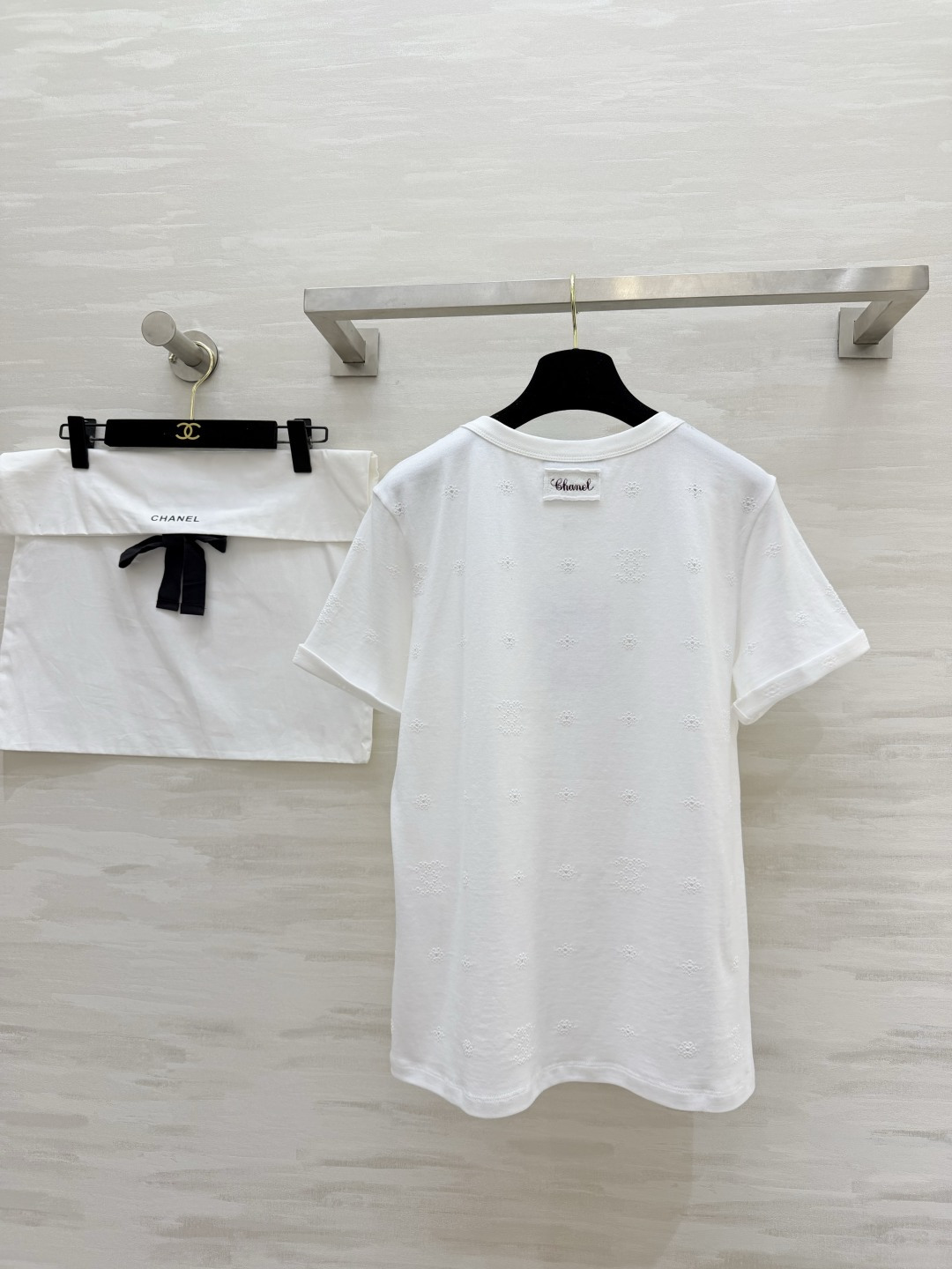 #Chane♡²⁶P 双C镂空圆领短袖 原版开发 高品质定制 现货首发size：36/38/40（）