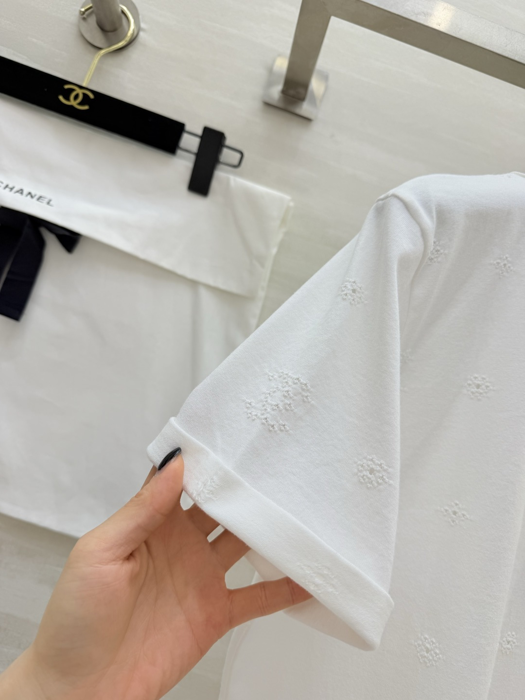 #Chane♡²⁶P 双C镂空圆领短袖 原版开发 高品质定制 现货首发size：36/38/40（）