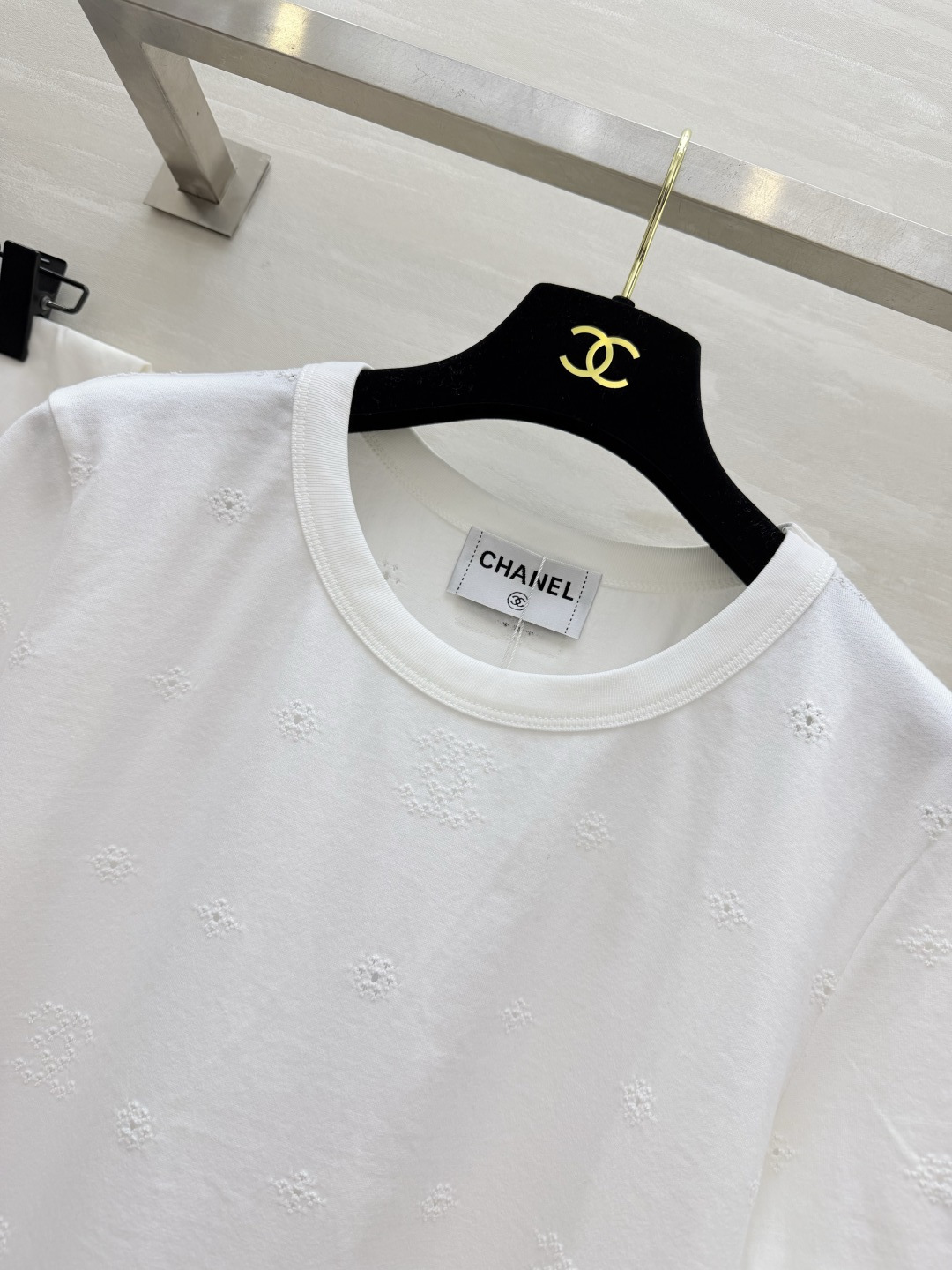 #Chane♡²⁶P 双C镂空圆领短袖 原版开发 高品质定制 现货首发size：36/38/40（）