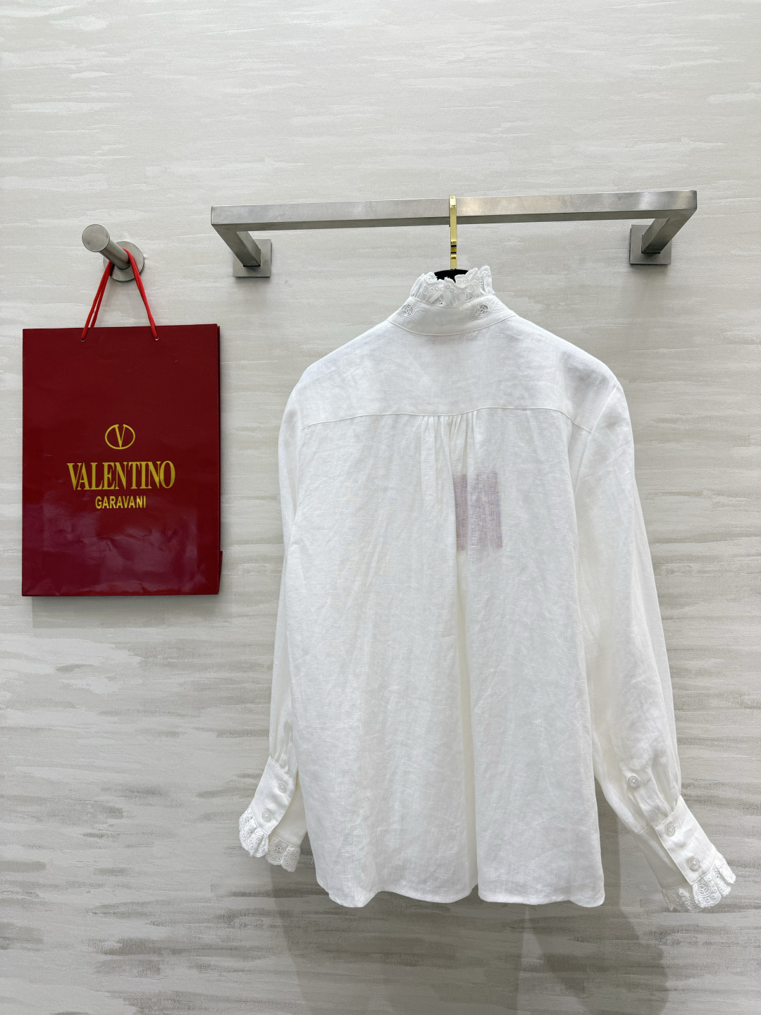 #Valentin♡²⁶花边领亚麻白衬衣 自带清冷高级感的精致款 温柔木耳边立领 镂空蕾丝刺绣 袖口同纹