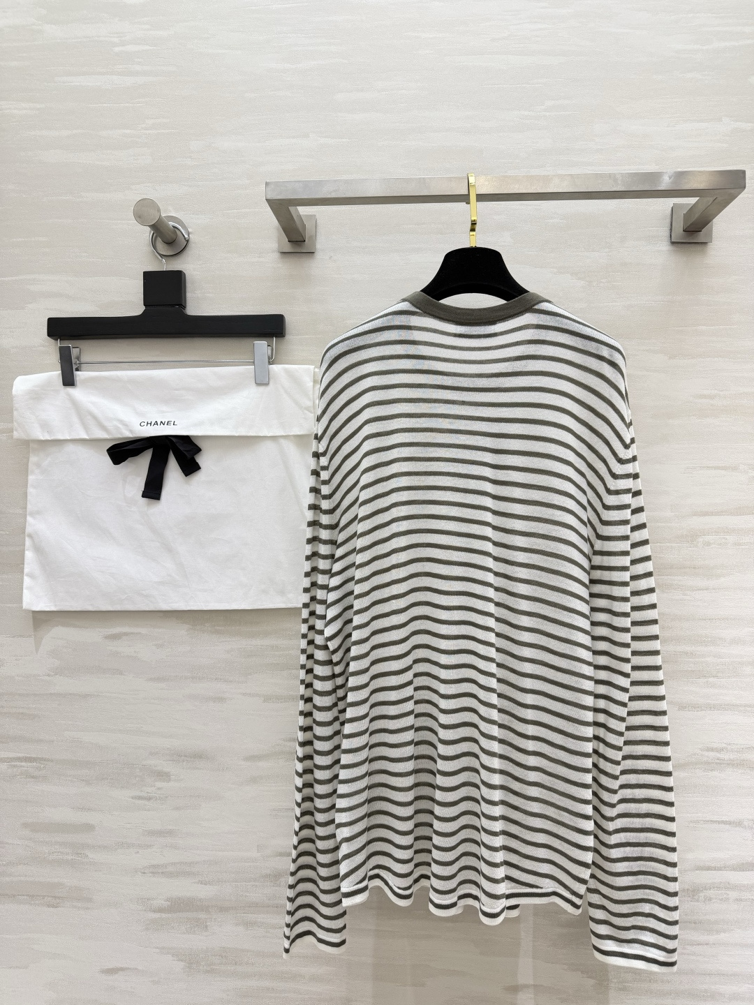 #Chane♡²⁶经典条纹长袖T恤 三色合集上线 万年百搭的海魂条纹设计 软糯透气轻薄亚麻面料 上身自带