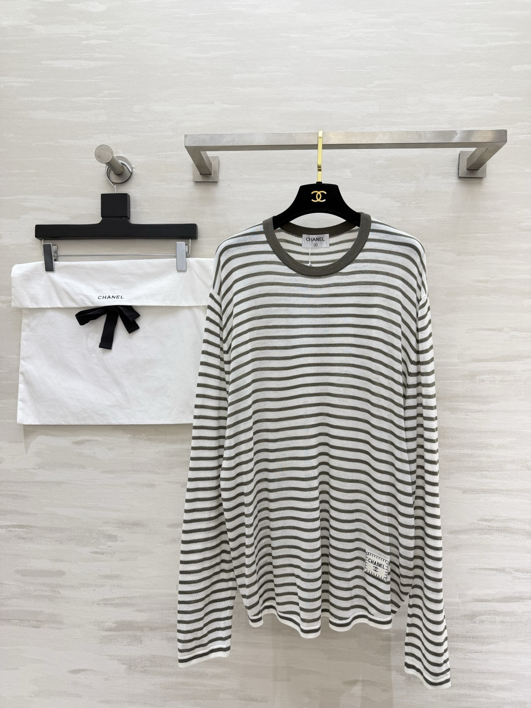 #Chane♡²⁶经典条纹长袖T恤 三色合集上线 万年百搭的海魂条纹设计 软糯透气轻薄亚麻面料 上身自带