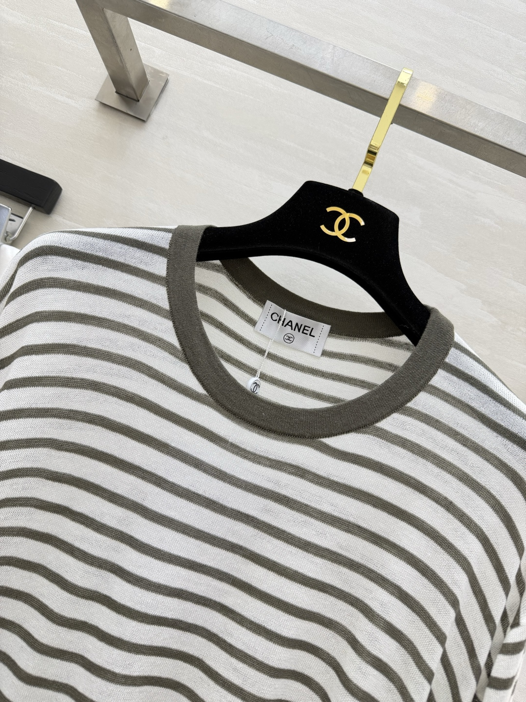 #Chane♡²⁶经典条纹长袖T恤 三色合集上线 万年百搭的海魂条纹设计 软糯透气轻薄亚麻面料 上身自带