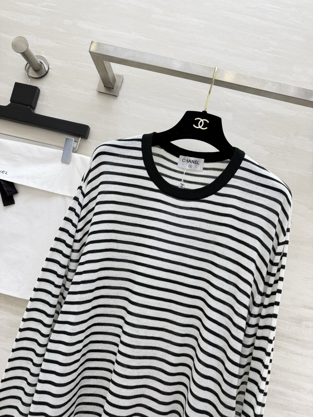 #Chane♡²⁶经典条纹长袖T恤 三色合集上线 万年百搭的海魂条纹设计 软糯透气轻薄亚麻面料 上身自带