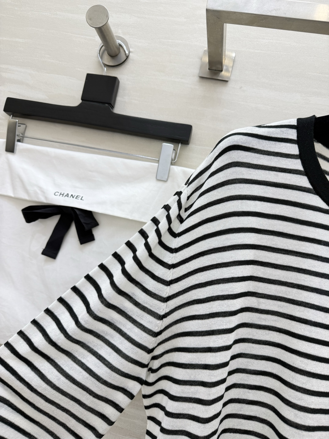 #Chane♡²⁶经典条纹长袖T恤 三色合集上线 万年百搭的海魂条纹设计 软糯透气轻薄亚麻面料 上身自带