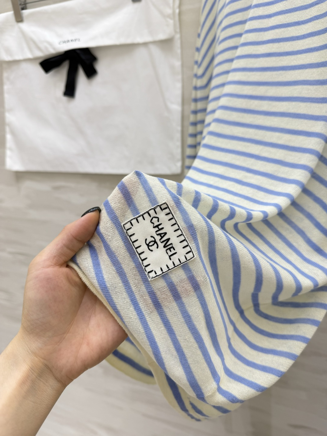 #Chane♡²⁶经典条纹长袖T恤 三色合集上线 万年百搭的海魂条纹设计 软糯透气轻薄亚麻面料 上身自带