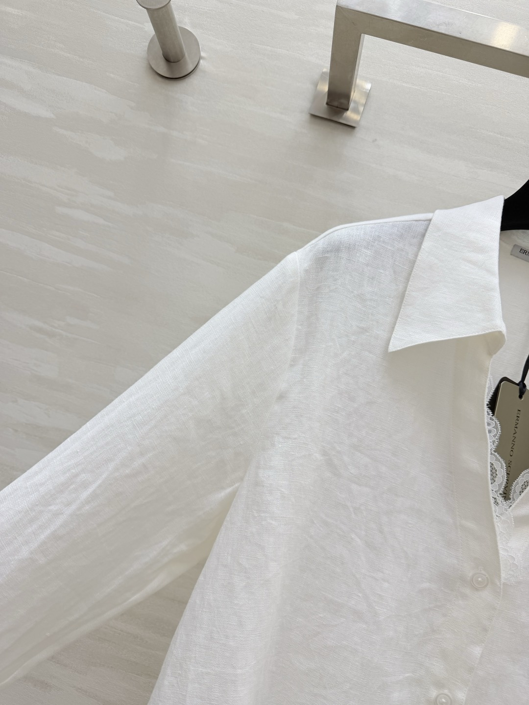 ERMANNO SCERVIN♡²⁶氛围感亚麻蕾丝衬衫✨高级感天然透气亚麻面料🌿上身轻薄又垂顺 告别闷热