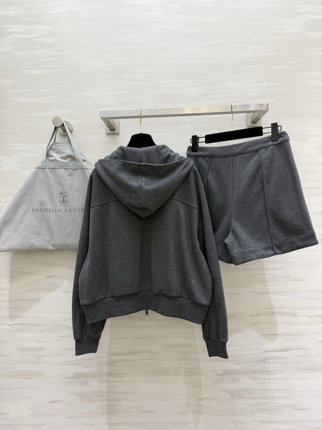 Brunello Cucinell♡²⁶深灰休闲套装 懒人天花板穿搭☁️经典深灰调 低调又显贵 连帽拉链