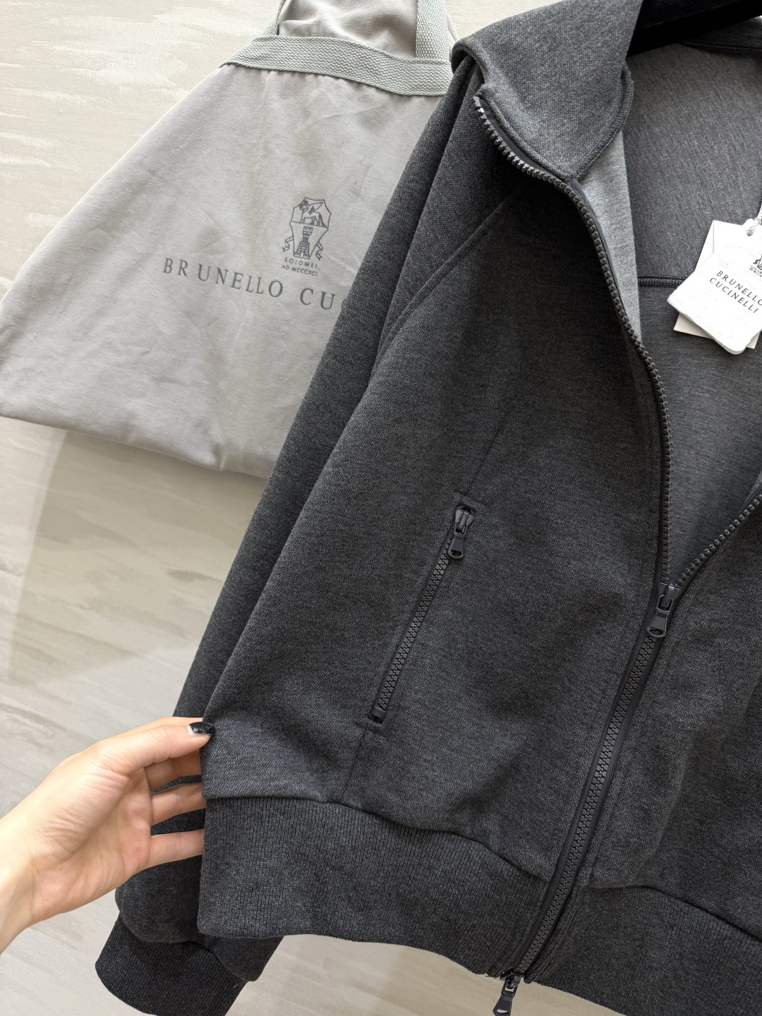 Brunello Cucinell♡²⁶深灰休闲套装 懒人天花板穿搭☁️经典深灰调 低调又显贵 连帽拉链
