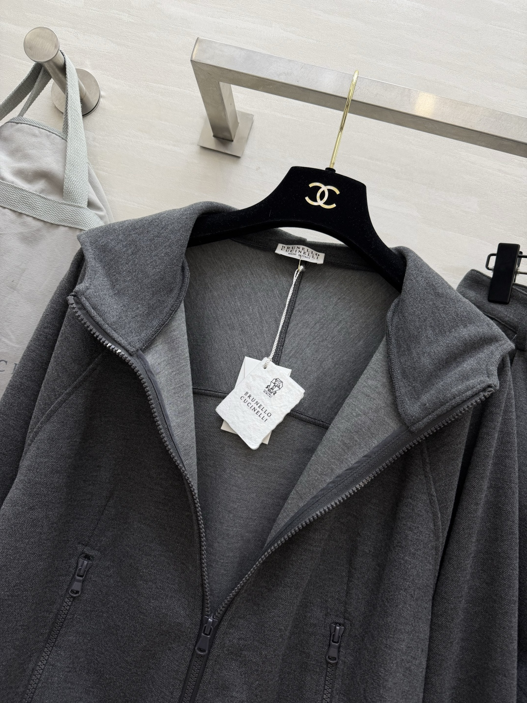 Brunello Cucinell♡²⁶深灰休闲套装 懒人天花板穿搭☁️经典深灰调 低调又显贵 连帽拉链