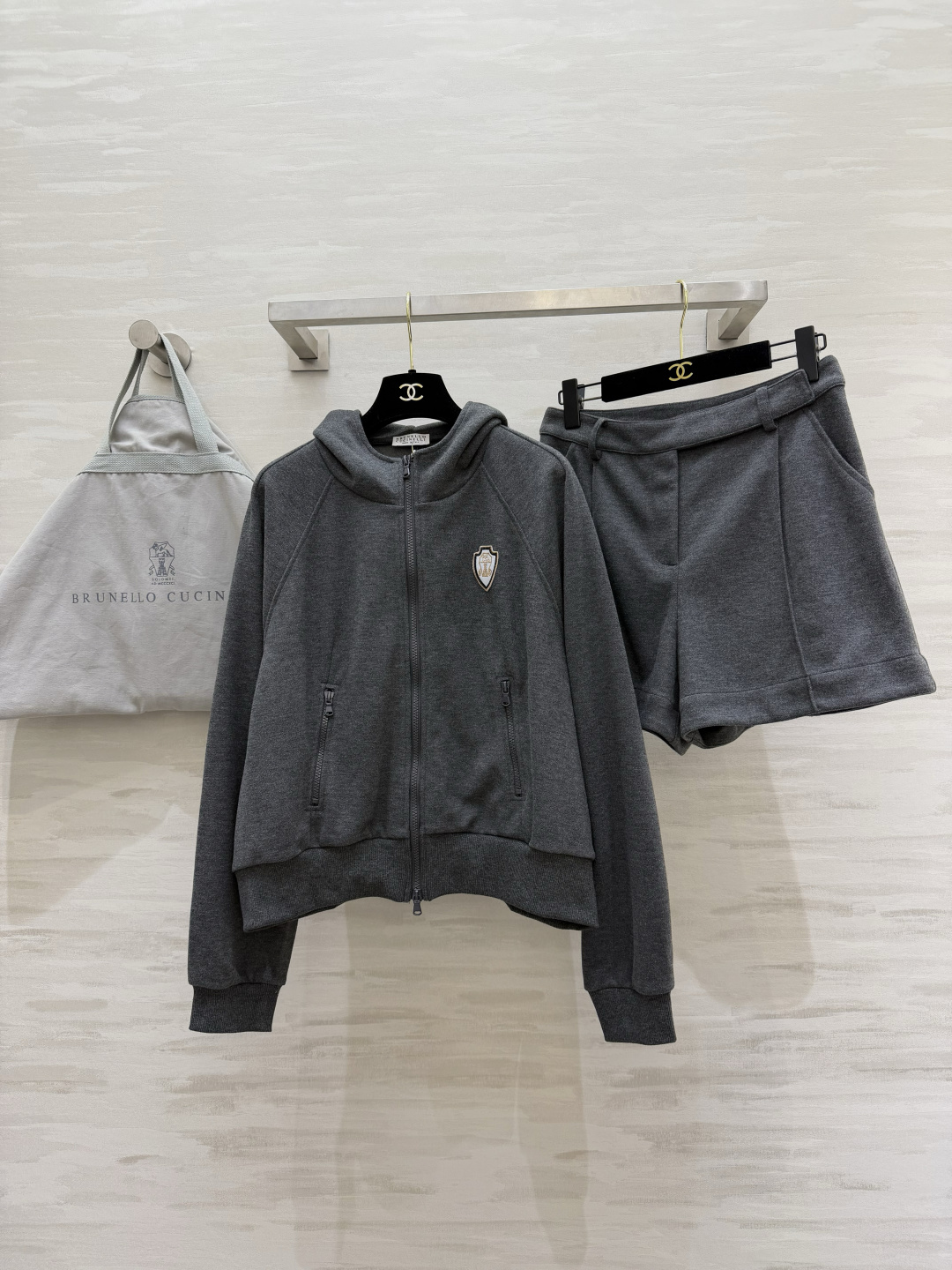 Brunello Cucinell♡²⁶深灰休闲套装 懒人天花板穿搭☁️经典深灰调 低调又显贵 连帽拉链