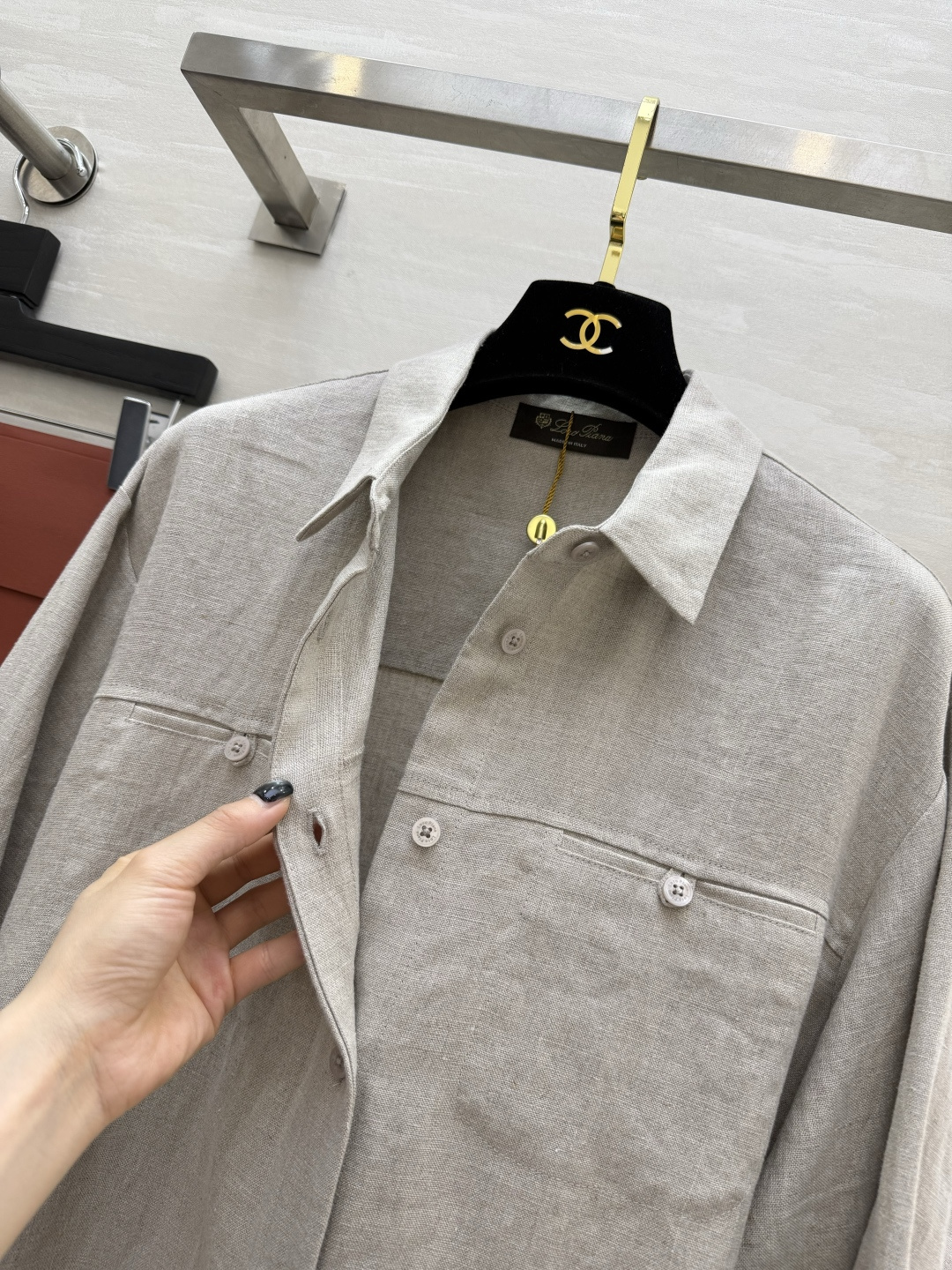 loropian♡²⁶亚麻衬衣 把夏日清爽高级感穿在身上🍃原生亚麻肌理 透气抗热 宽松慵懒廓形 包容各种