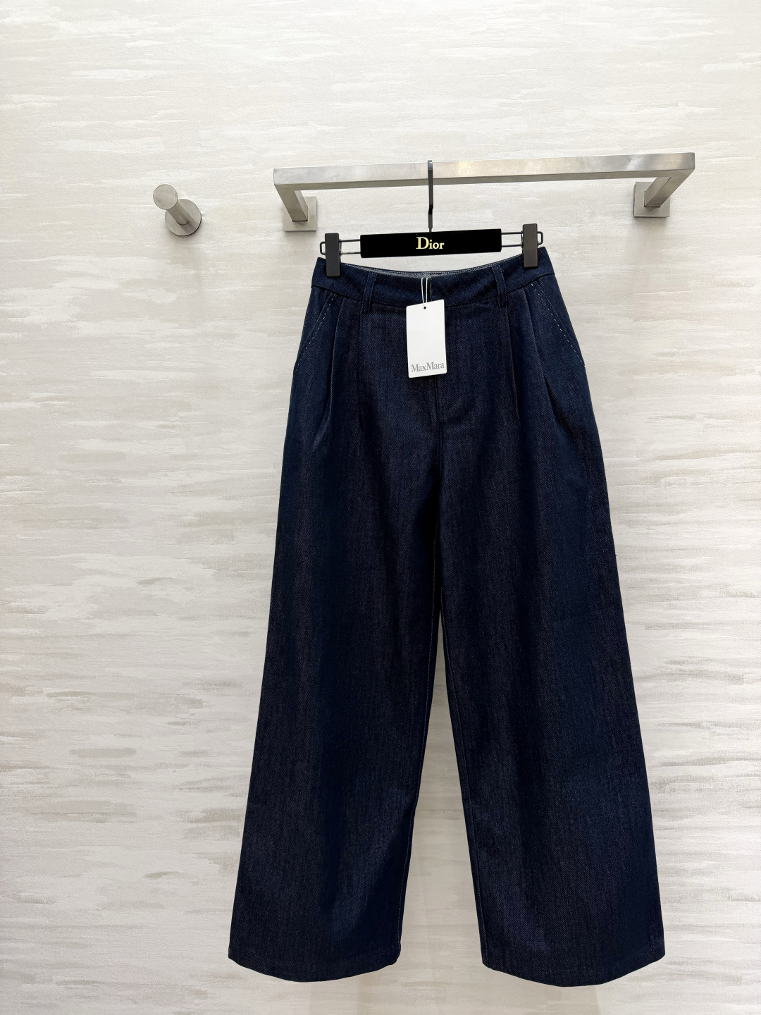 #Maxmar♡²⁶封神原色牛仔阔腿裤 永远经典 藏青原牛色 高级感直接拉满 高腰打褶腰头设计 悄悄拉高