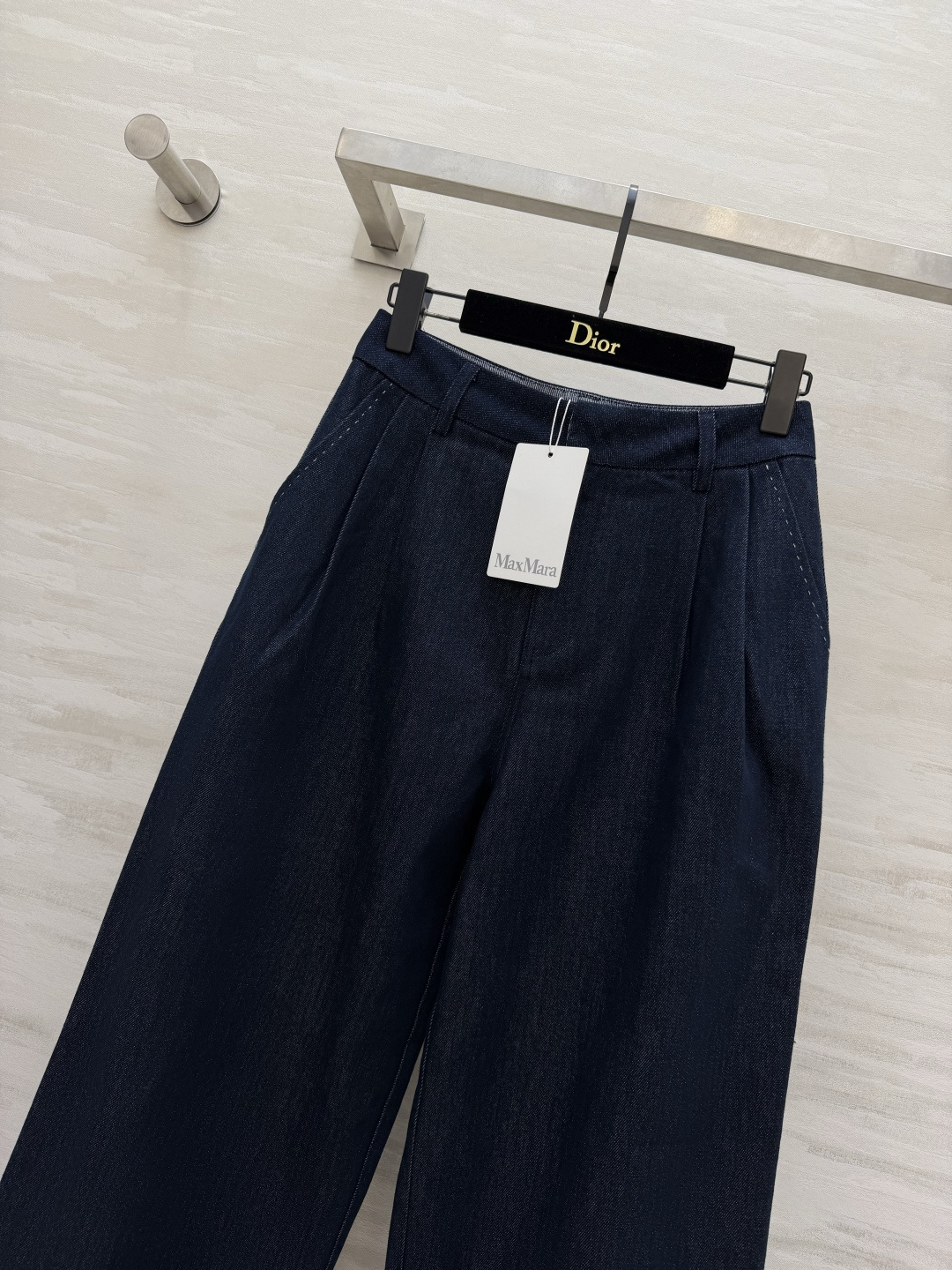 #Maxmar♡²⁶封神原色牛仔阔腿裤 永远经典 藏青原牛色 高级感直接拉满 高腰打褶腰头设计 悄悄拉高