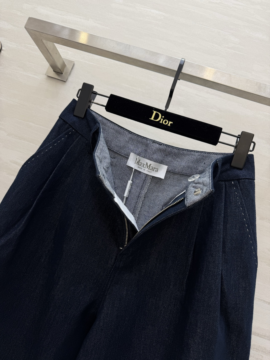 #Maxmar♡²⁶封神原色牛仔阔腿裤 永远经典 藏青原牛色 高级感直接拉满 高腰打褶腰头设计 悄悄拉高