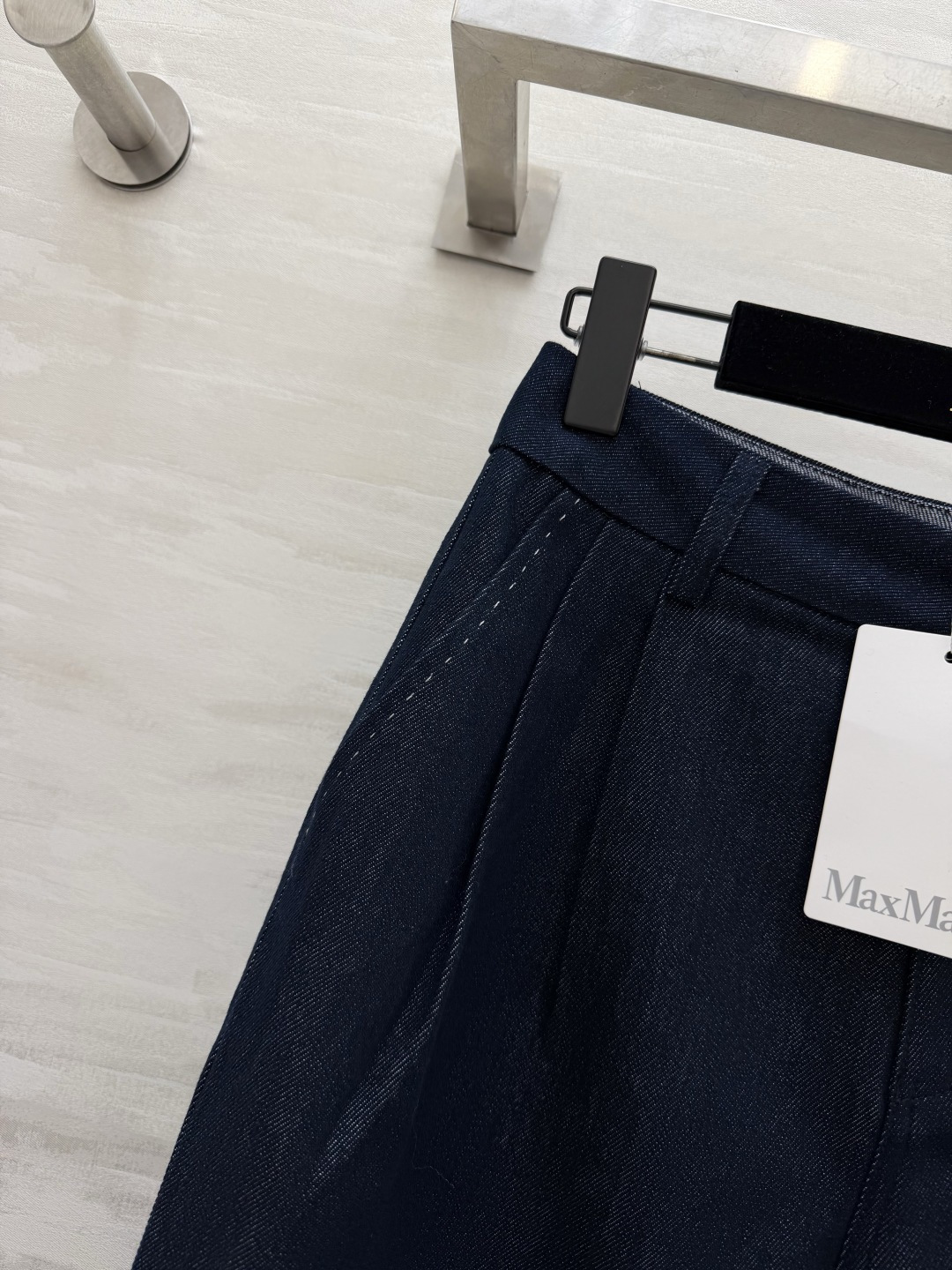 #Maxmar♡²⁶封神原色牛仔阔腿裤 永远经典 藏青原牛色 高级感直接拉满 高腰打褶腰头设计 悄悄拉高