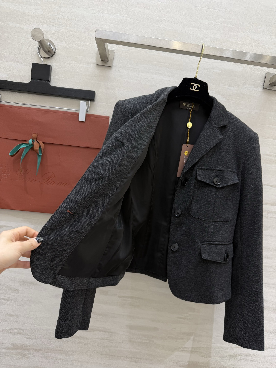 Loro Pian♡²⁶老钱风西装外套 一眼沦陷的温柔气质款！温柔燕麦米灰+沉稳深炭灰 低调显贵 不挑肤