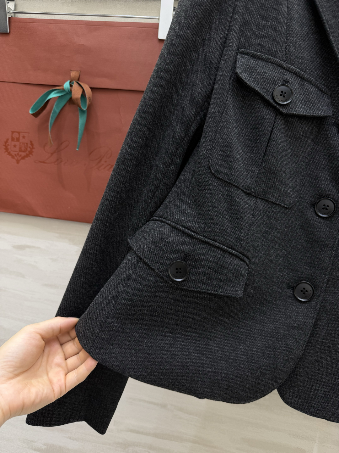 Loro Pian♡²⁶老钱风西装外套 一眼沦陷的温柔气质款！温柔燕麦米灰+沉稳深炭灰 低调显贵 不挑肤