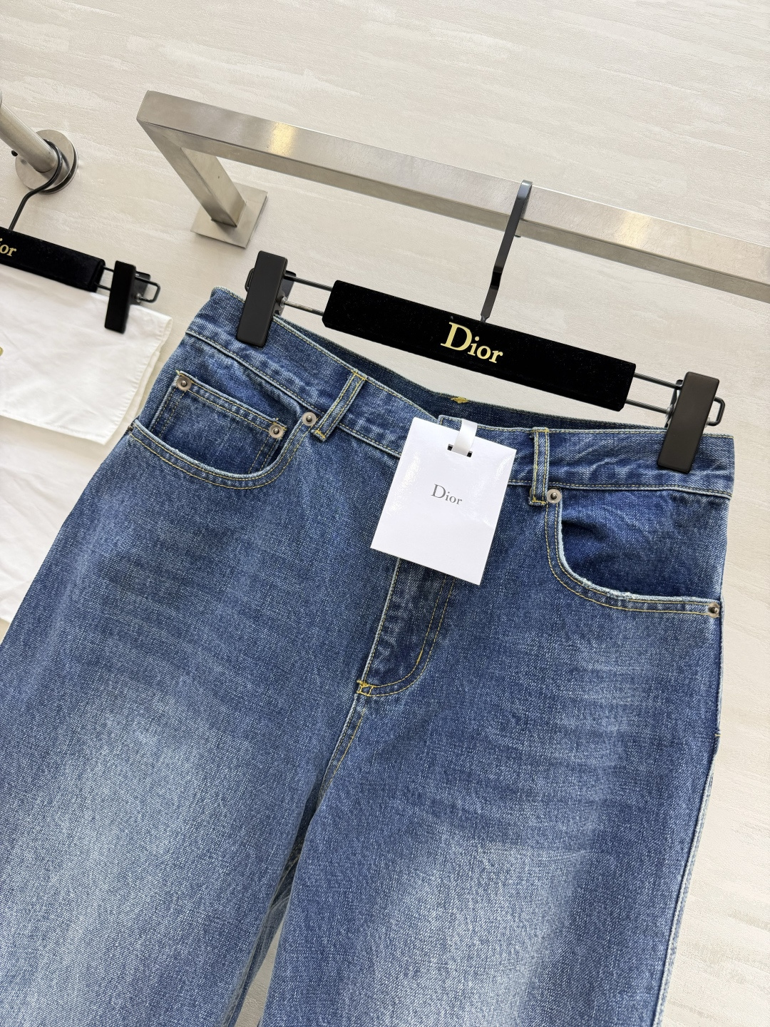 💙#DIO♡²⁶复古水洗阔腿微喇牛仔裤 一条穿出满屏长腿与松弛高级感 经典复古牛仔蓝 自然怀旧水洗做旧 