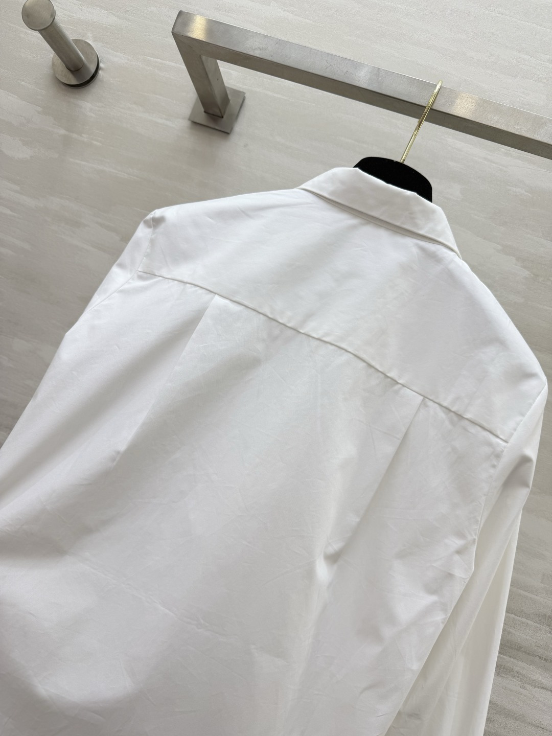 万年经典爱心衬衫✨永不过时的百搭王 衣橱必备常青款 利落挺括的纯棉版型 不挑身形、不挑场合，轻松打造松弛