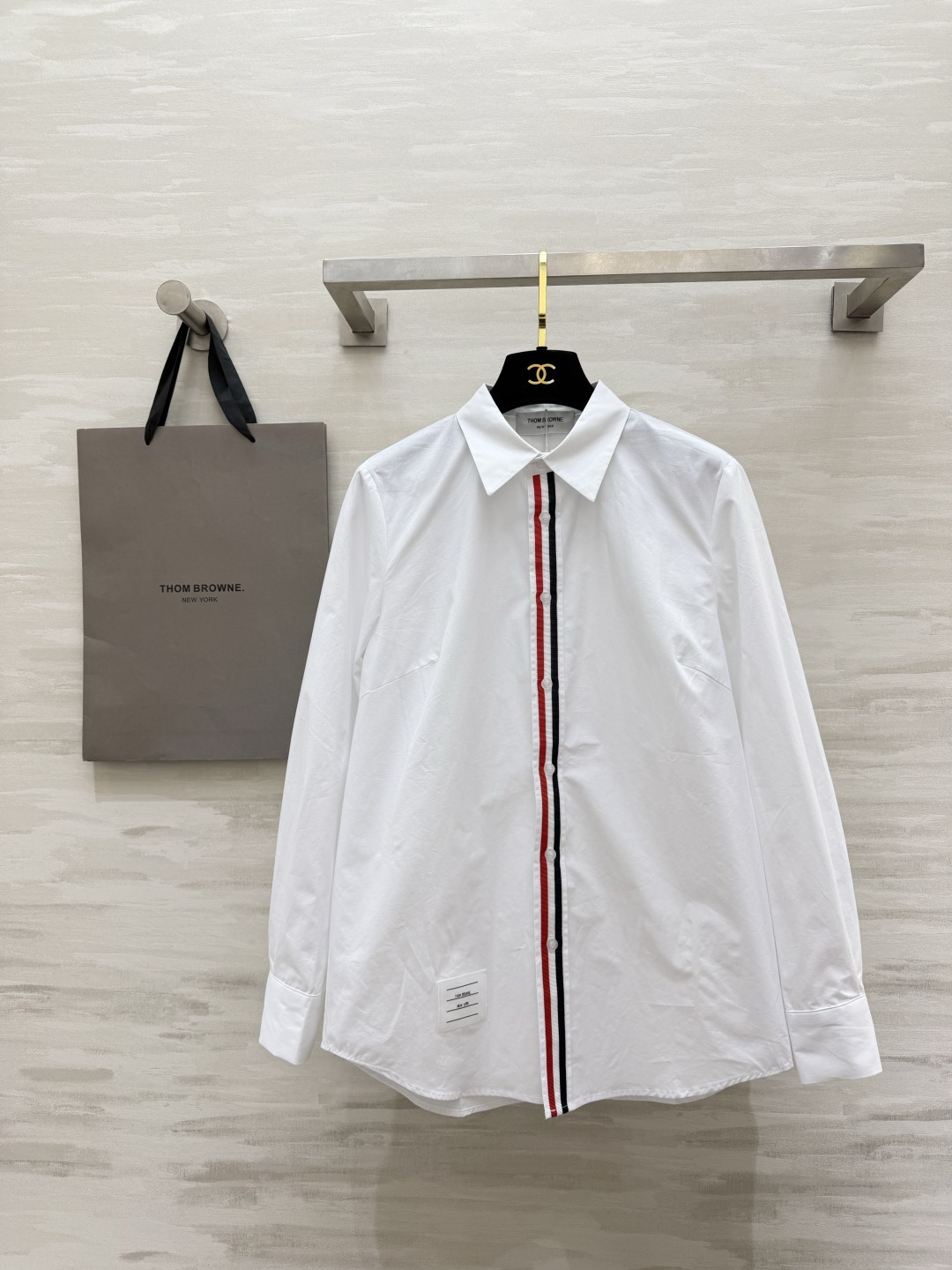 Thom Brown♡²⁶经典红白蓝织带白衬衫 永不过时的轻奢通勤天花板🤍挺括抗皱的优质棉感面料 上身利