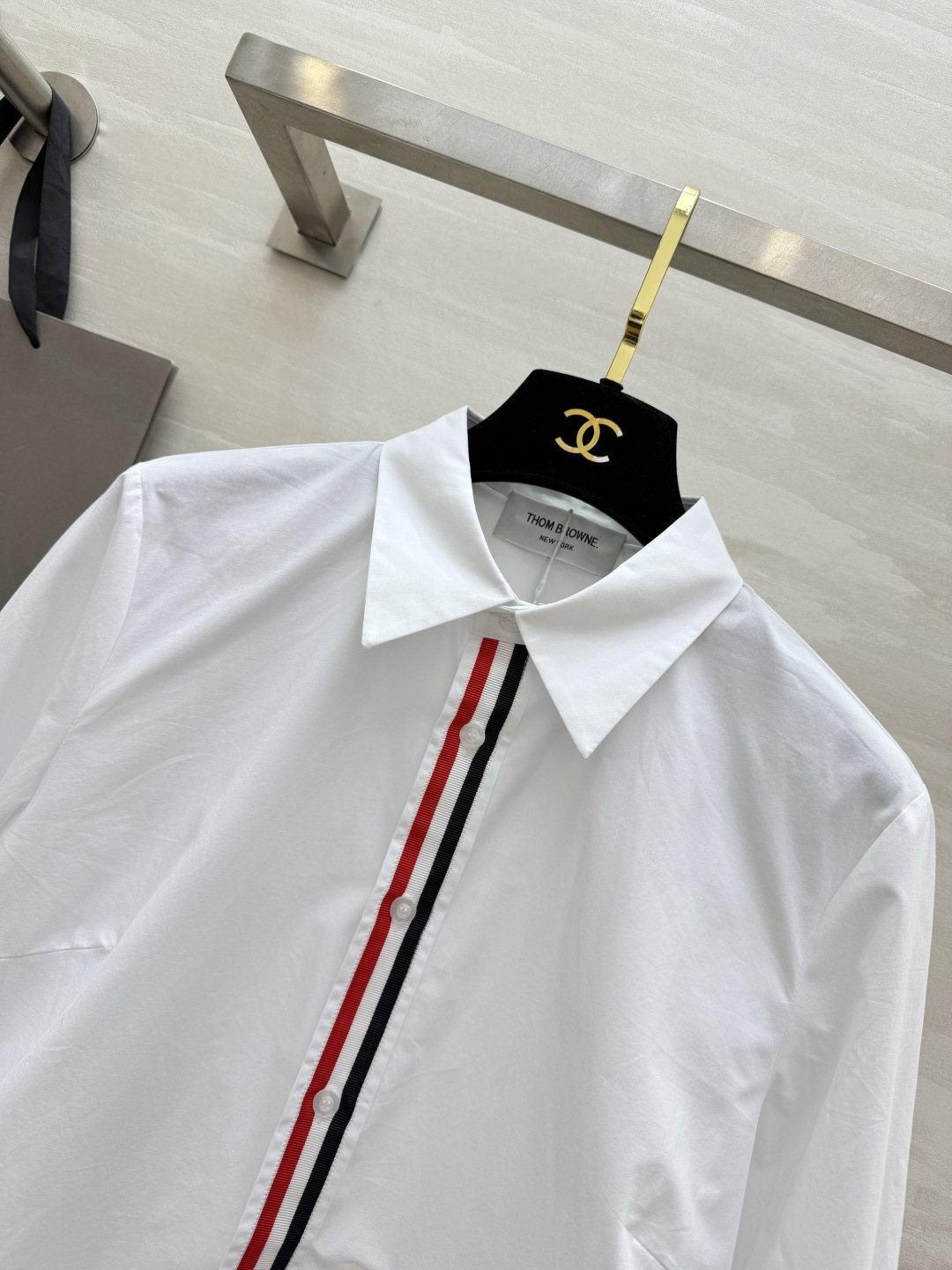 Thom Brown♡²⁶经典红白蓝织带白衬衫 永不过时的轻奢通勤天花板🤍挺括抗皱的优质棉感面料 上身利