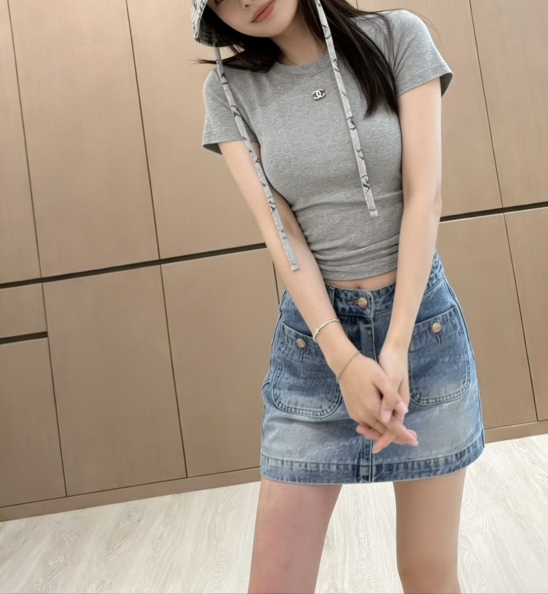 ✨Chane♡²⁶经典极简基础T恤｜三色刚需百搭款 高级感永远藏在简约里～正肩修身小版型 恰到好处的收腰