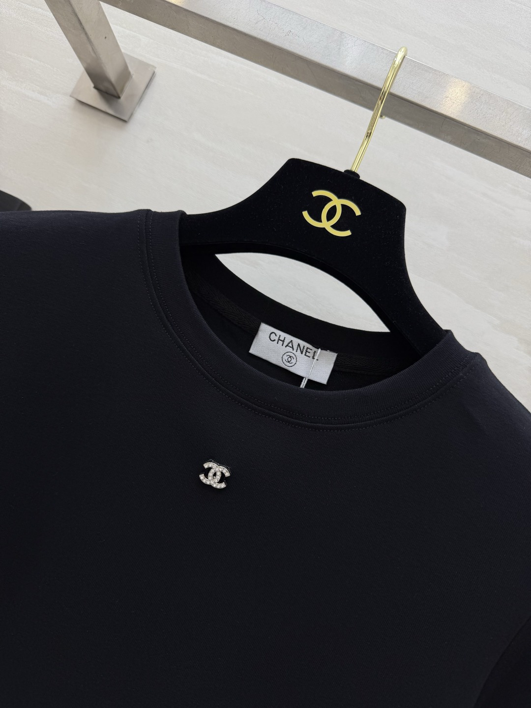 ✨Chane♡²⁶经典极简基础T恤｜三色刚需百搭款 高级感永远藏在简约里～正肩修身小版型 恰到好处的收腰