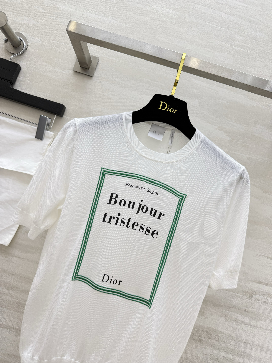 Dio♡²⁶经典Sagan标语针织短袖上衣✨「Bonjour tristesse 」法式文学浪漫直接拉满