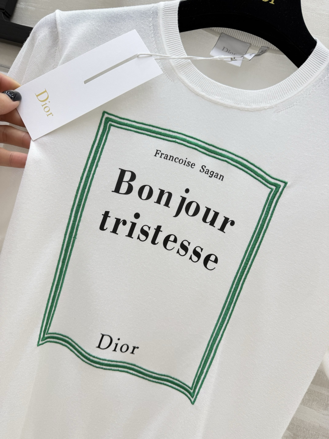 Dio♡²⁶经典Sagan标语针织短袖上衣✨「Bonjour tristesse 」法式文学浪漫直接拉满