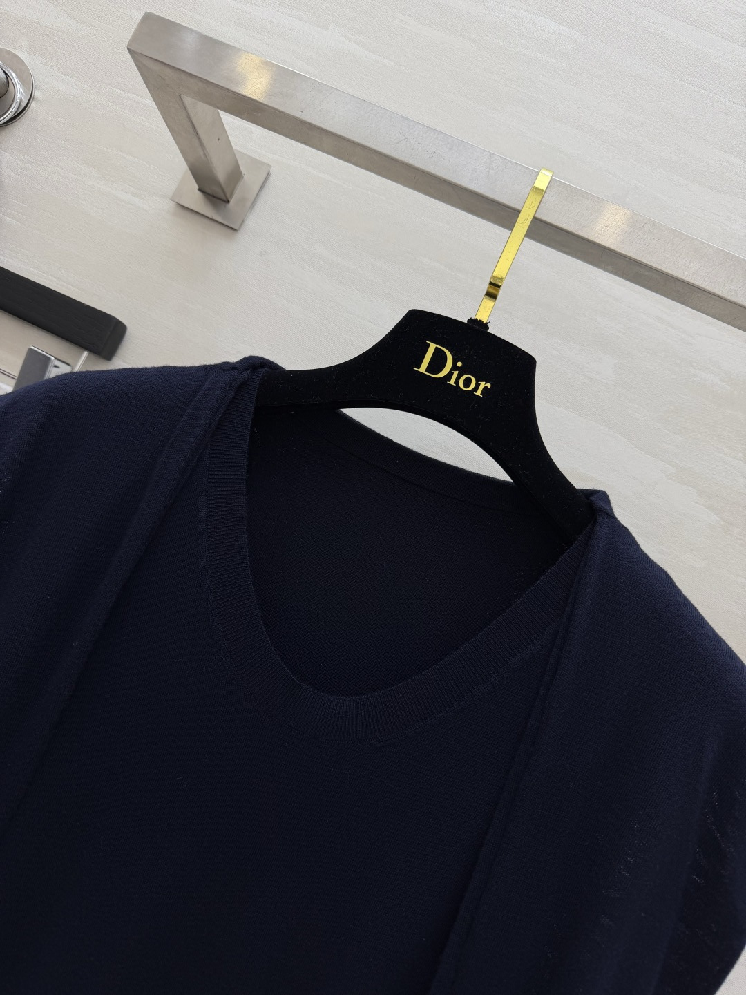 Dio♡²⁶假两件披肩针织上衣 元气浅黄+经典藏青双色可选 自带披肩造型 不用额外搭配 轻松穿出层次感 