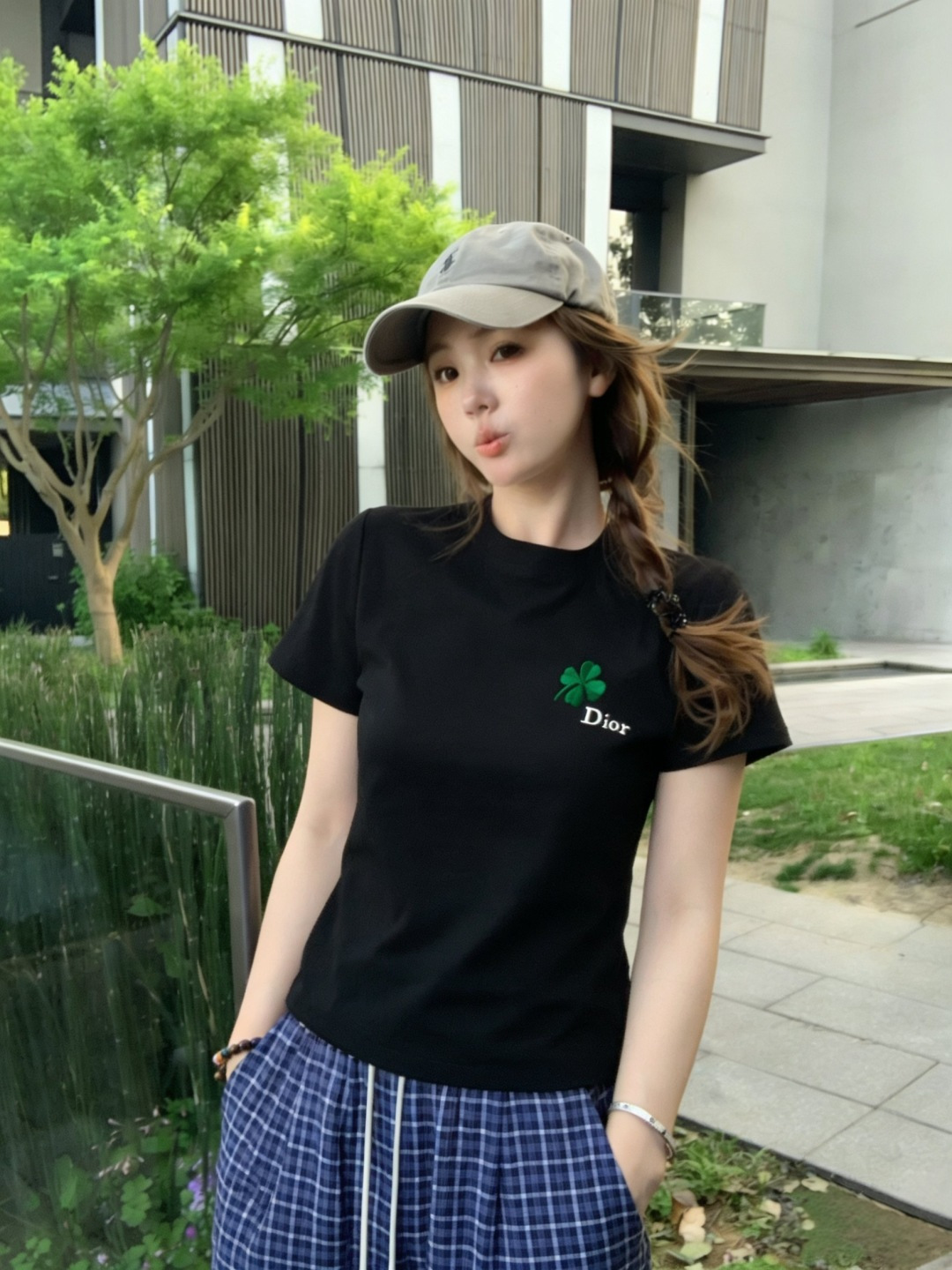 Dio♡²⁶幸运四叶草刺绣🪡T恤 经典黑白灰三色刚需 精致刺绣小标 低调轻奢 亲肤透气面料 舒适显瘦 万