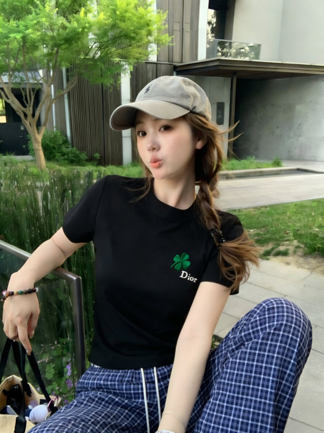 Dio♡²⁶幸运四叶草刺绣🪡T恤 经典黑白灰三色刚需 精致刺绣小标 低调轻奢 亲肤透气面料 舒适显瘦 万