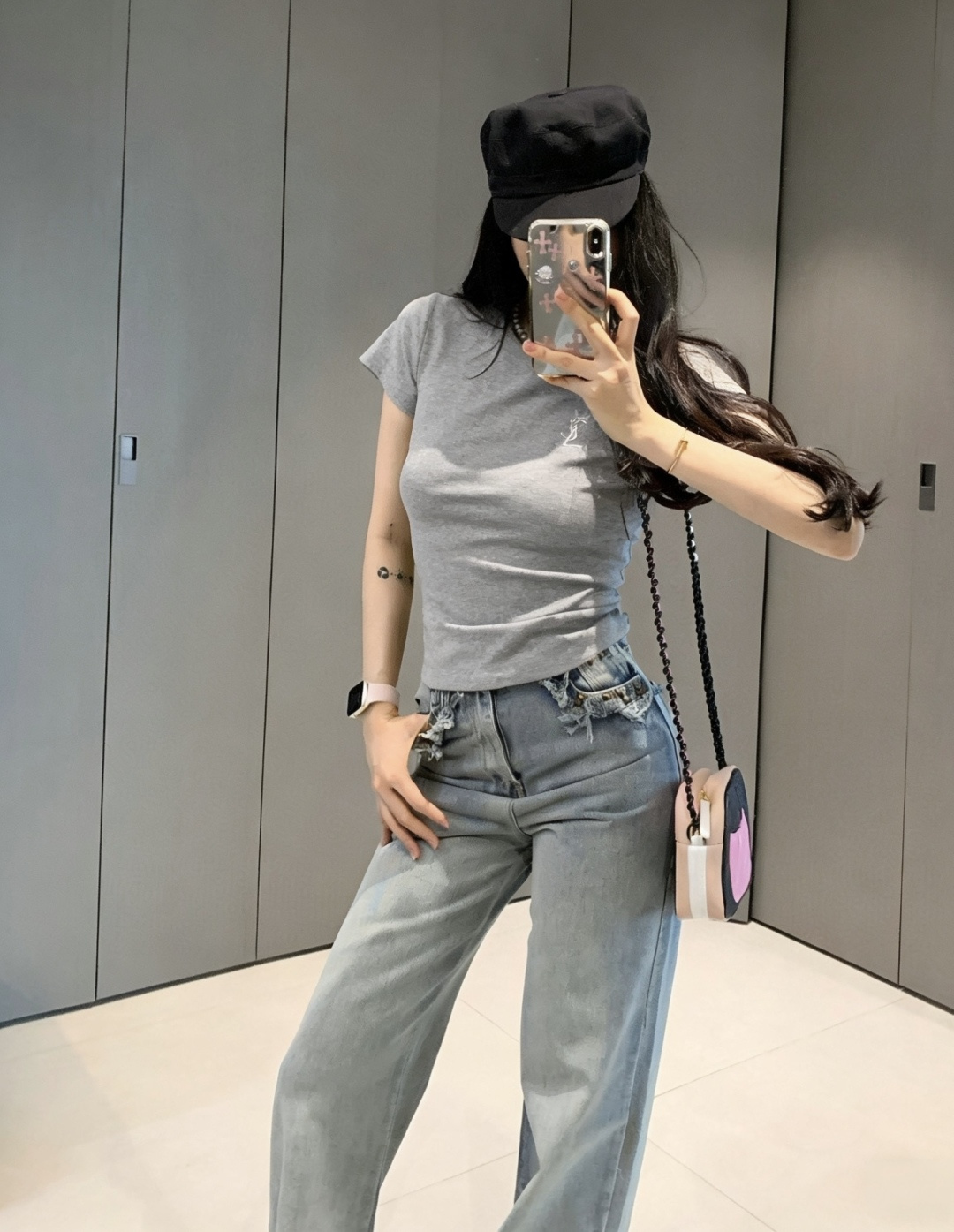 YSL²⁶经典小标刺绣🪡T恤白/灰/黑三色齐发✨基础款才是衣柜里的常青树简约不简单，单穿内搭都封神日常通