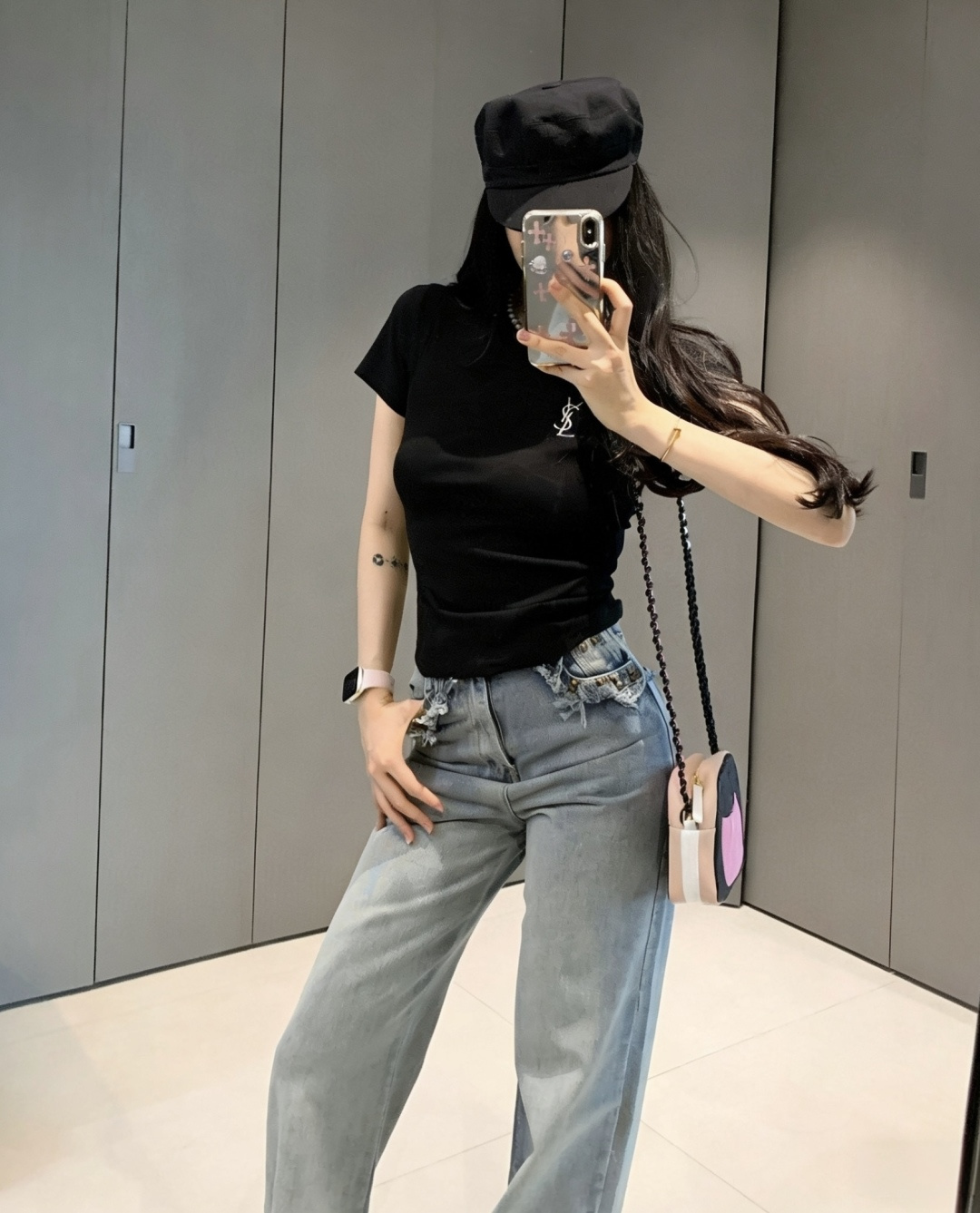 YSL²⁶经典小标刺绣🪡T恤白/灰/黑三色齐发✨基础款才是衣柜里的常青树简约不简单，单穿内搭都封神日常通