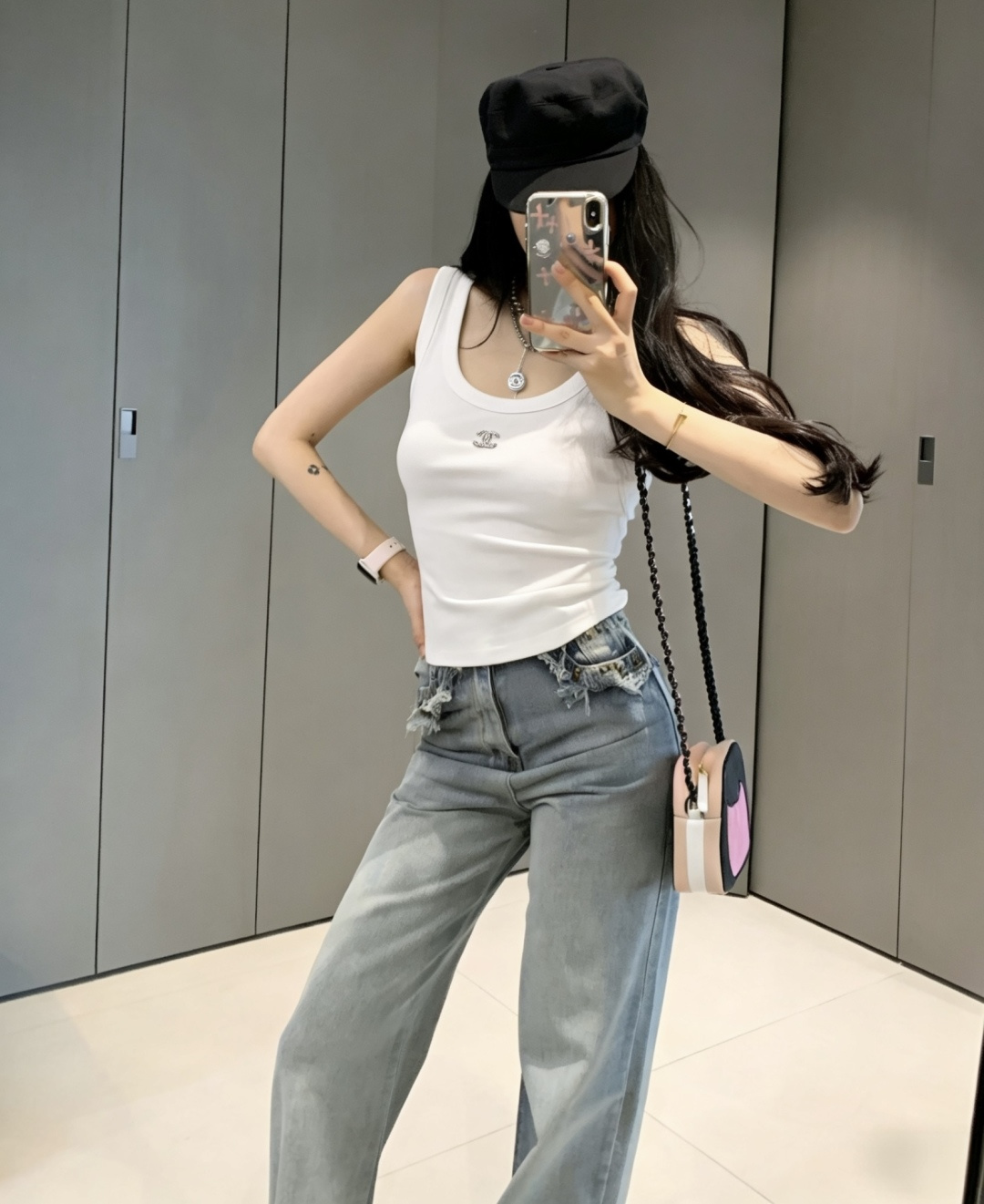 CHANE♡²⁶经典双C罗纹背心白/灰/黑三色齐发✨低调双C小标，简约又显贵高弹亲肤罗纹面料，贴身显瘦不