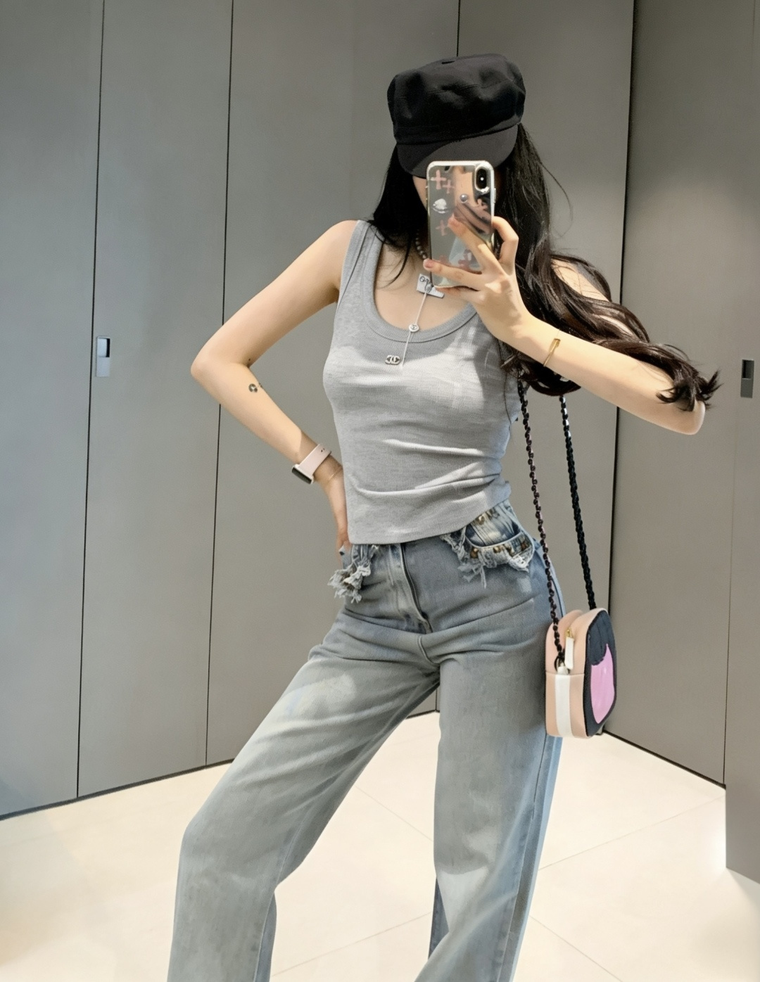 CHANE♡²⁶经典双C罗纹背心白/灰/黑三色齐发✨低调双C小标，简约又显贵高弹亲肤罗纹面料，贴身显瘦不