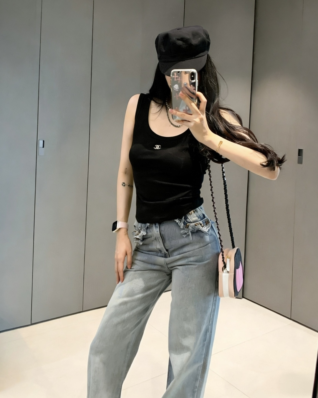 CHANE♡²⁶经典双C罗纹背心白/灰/黑三色齐发✨低调双C小标，简约又显贵高弹亲肤罗纹面料，贴身显瘦不