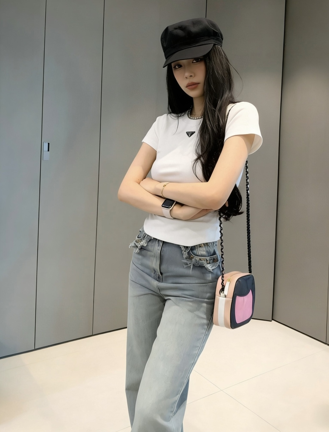 Prad♡²⁶ss经典三角标T恤白/灰/黑三色齐发✨衣橱里永不过时的高级感刚需款细腻高支棉面料，软糯亲肤