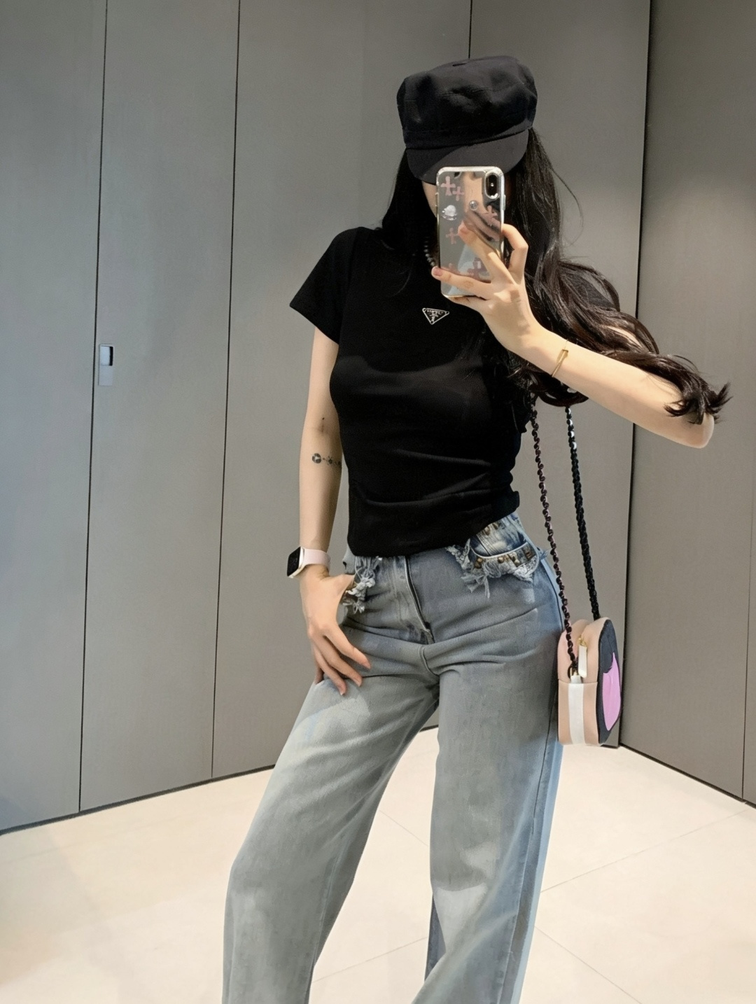 Prad♡²⁶ss经典三角标T恤白/灰/黑三色齐发✨衣橱里永不过时的高级感刚需款细腻高支棉面料，软糯亲肤