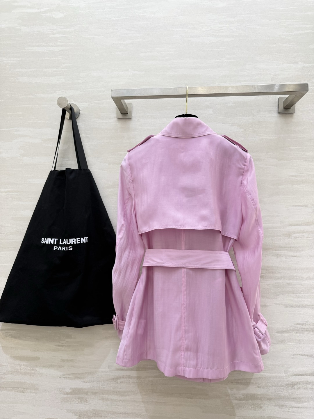 SAINT LAUREN♡²⁶轻透天丝短款风衣 轻薄天丝面料 上身自带柔光滤镜  经典双排扣+收腰系带 
