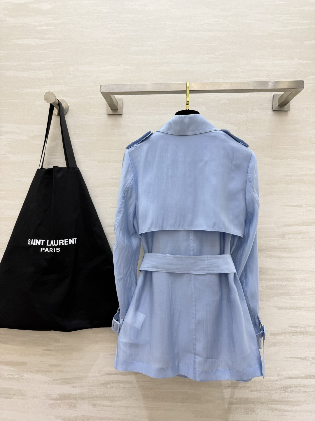 SAINT LAUREN♡²⁶轻透天丝短款风衣 轻薄天丝面料 上身自带柔光滤镜  经典双排扣+收腰系带 