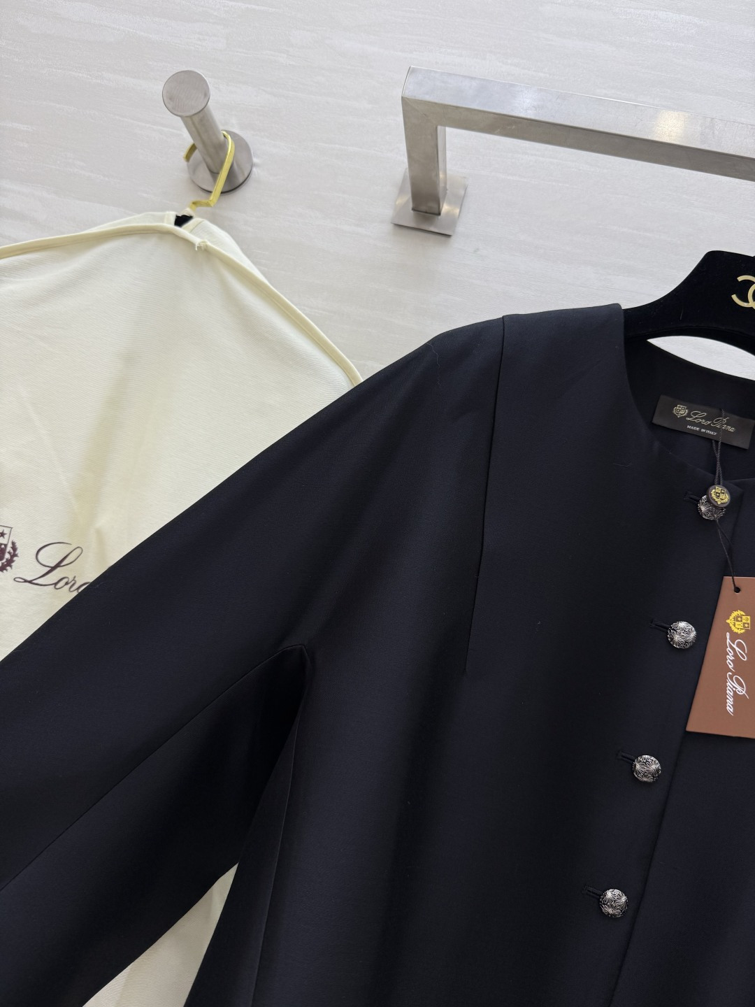 #Loropian♡新款 丝毛纺圆领短外套 定制6A级桑蚕丝与澳洲进口绵羊毛混纺 挺括垂坠有骨感 反复调