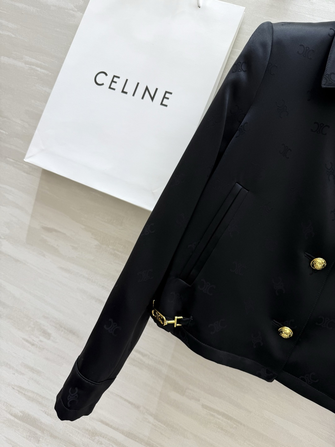 #Celin♡春夏新款 提花醋酸翻领外套 定制奢华醋酸面料 提花内里 高品质 现货首发size：S/M/