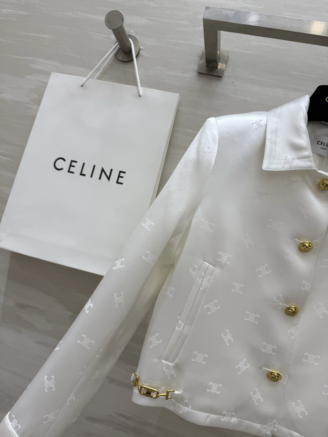 #Celin♡春夏新款 提花醋酸翻领外套 定制奢华醋酸面料 提花内里 高品质 现货首发size：S/M/